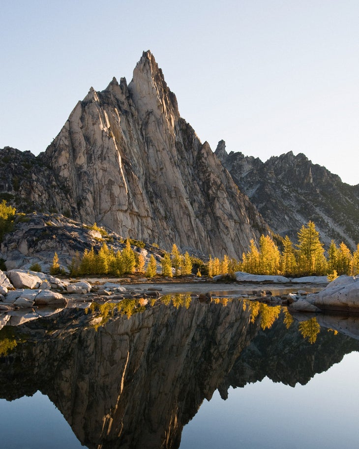 The south face of Prusik Peak on a sunny autumn day.