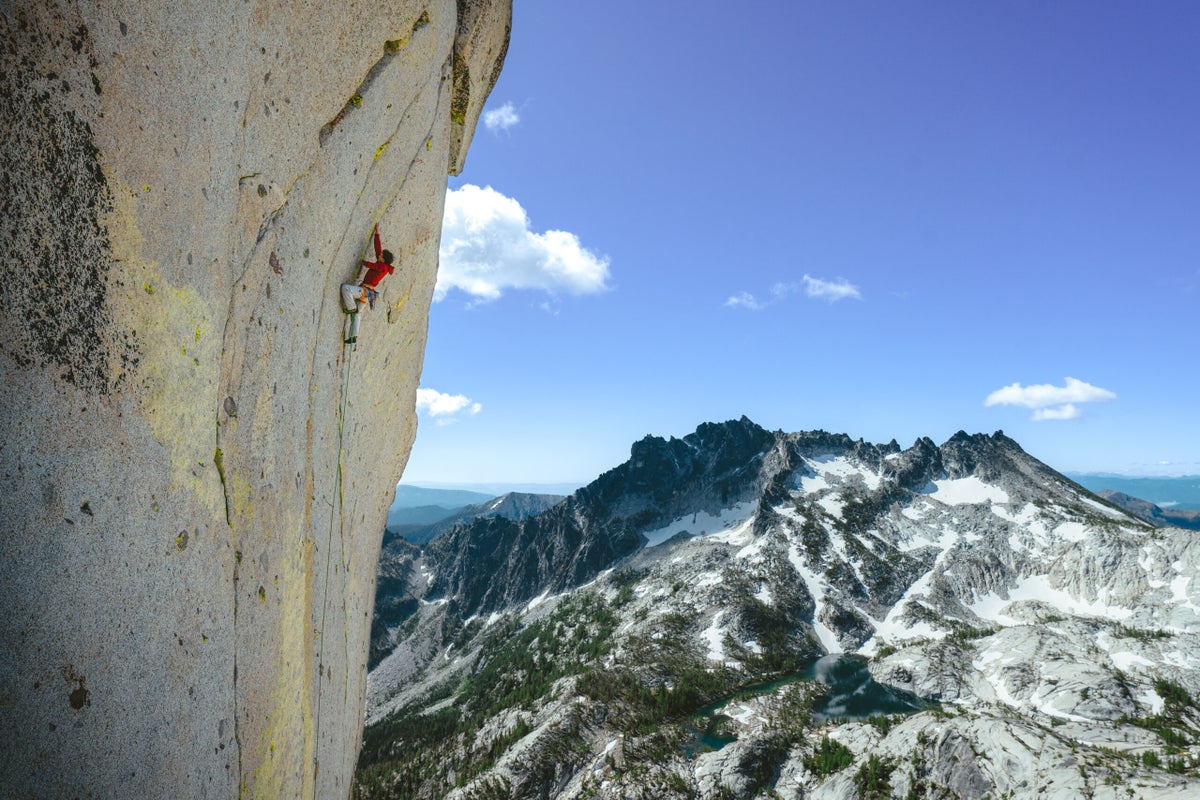 Adrian Vanoni Frees Alpine 5.14 Crack on Prusik Peak, WA
