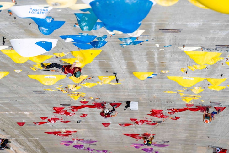 Sascha Lehmann snatches a sloper high on the Verzasca dam.