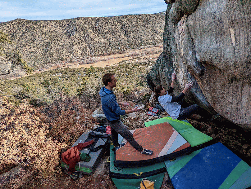 A gif of the author climbing a V7 boulder problem in Northern New Mexico while wearing his Veloce L climbing shoes.