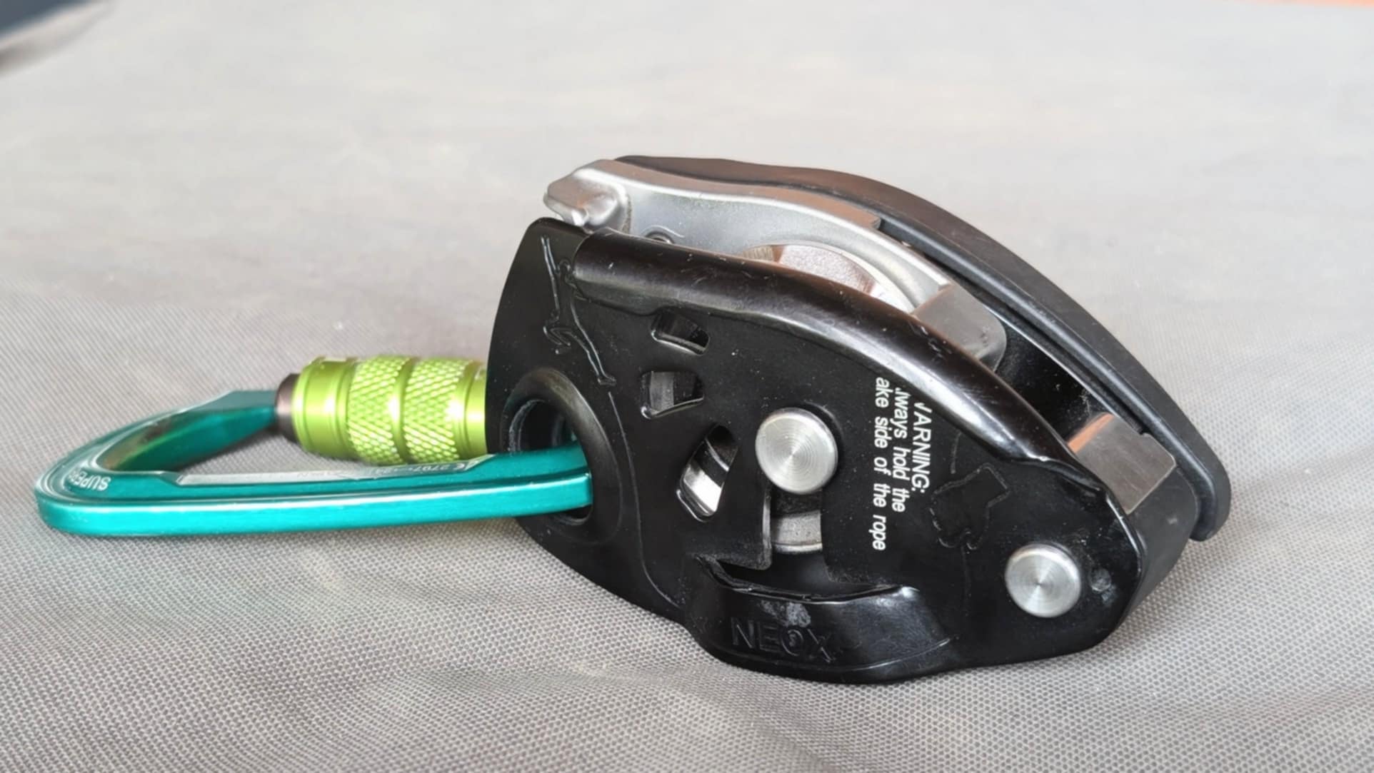Review of Petzl Neox Belay Device - Climbing Review of Petzl Neox Belay Device - Climbing
