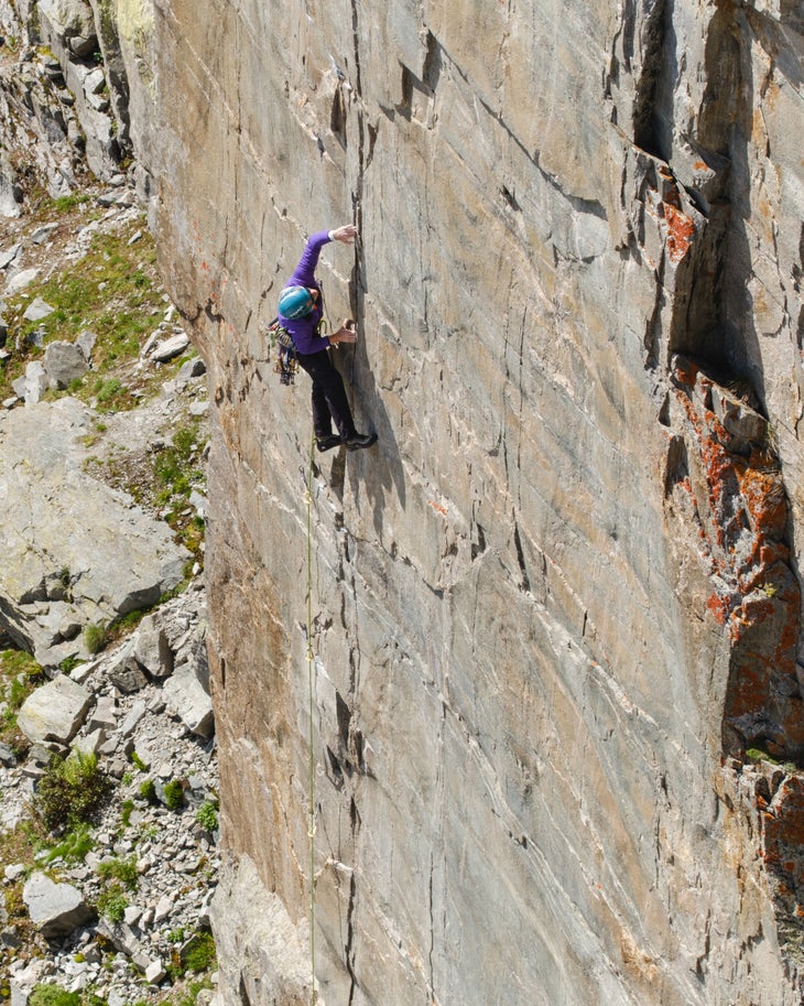 Luka Lindič jams a vertical crack in Chamonix, France, during the Arc'teryx Alpine Academy.