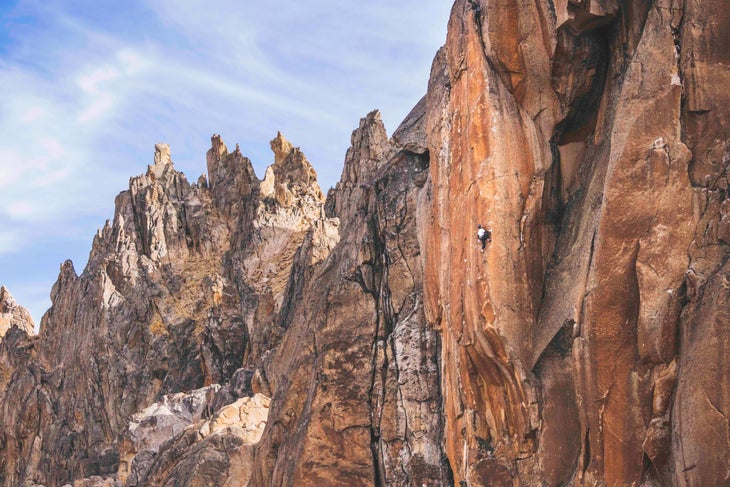 American climber Shawn Raboutou samples the techy, worldclass stone of Frey.