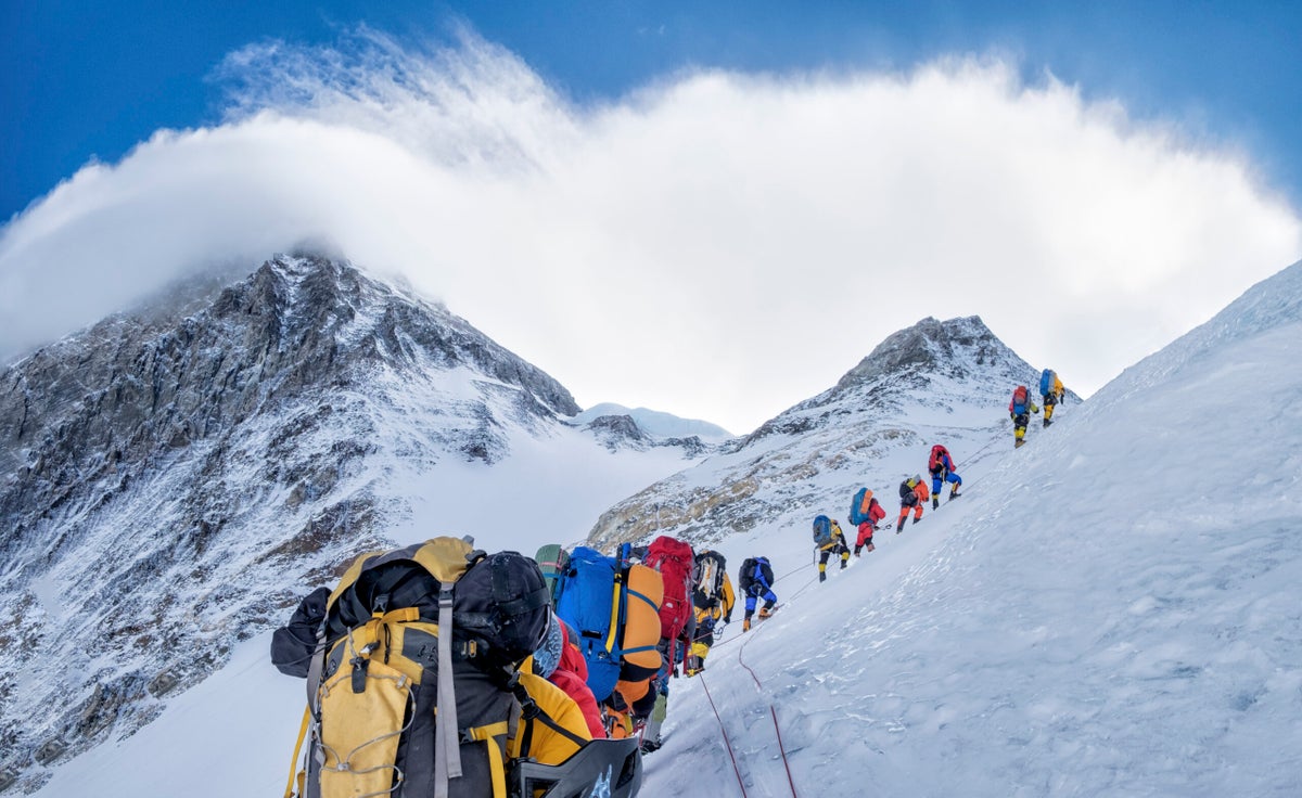 How Much Does it Cost to Climb Everest in 2025?