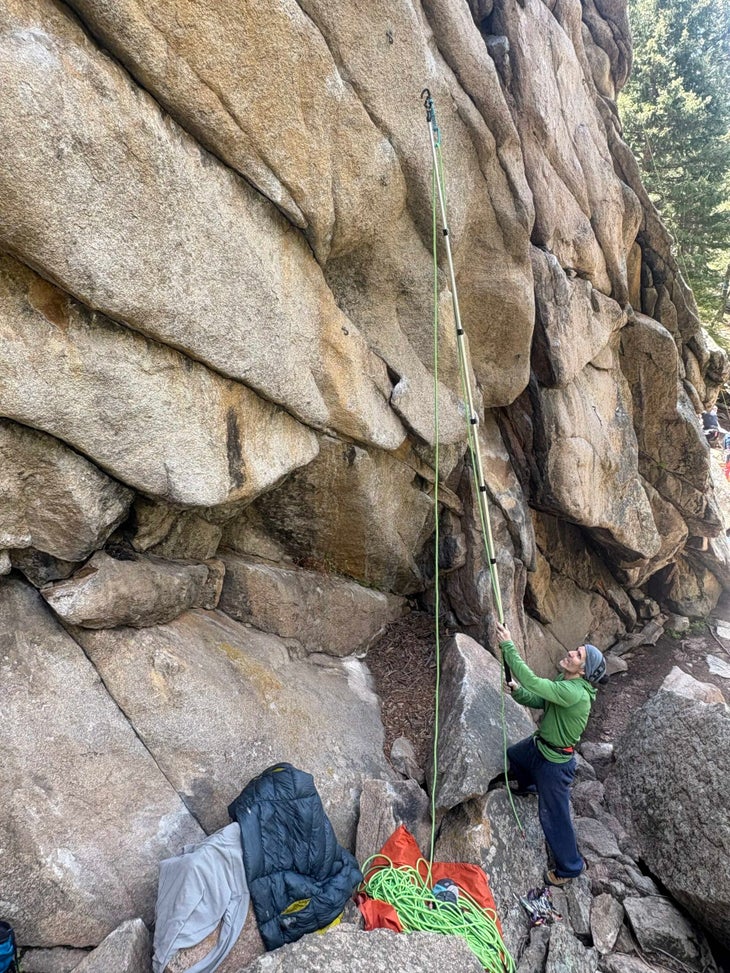 This typical Front Range, Colorado, climb—Welcome to Baltimore (5.12) at the Raven, Staunton State Park—requires you to clip high to protect a crux, opening boulder problem, something the Basic Stick Clip (12’ fully extended) did with facility.