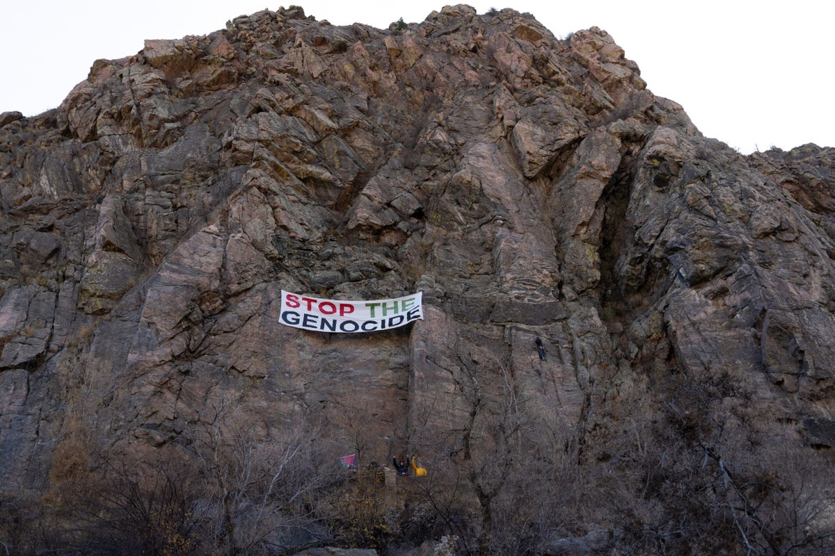 Colorado Climbers Protest Genocide in Gaza with Same Banner from El Cap
