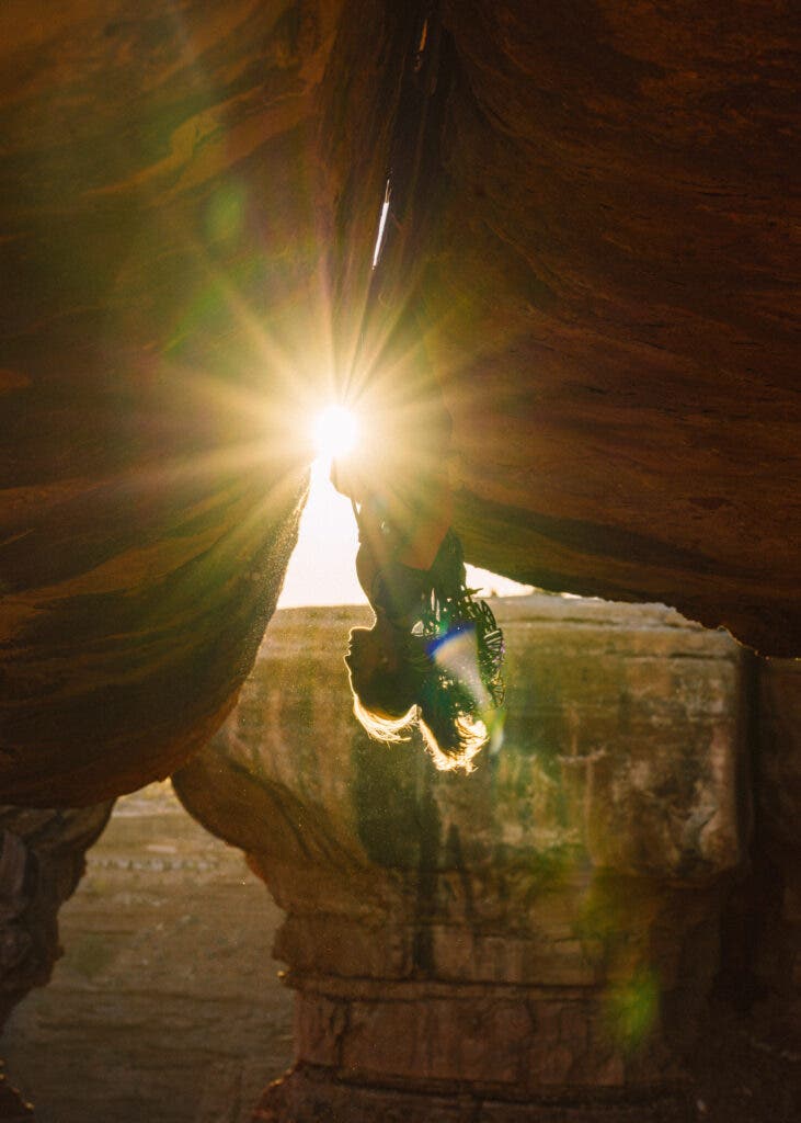 Mary Eden (@tradprincess) upside down in the crack