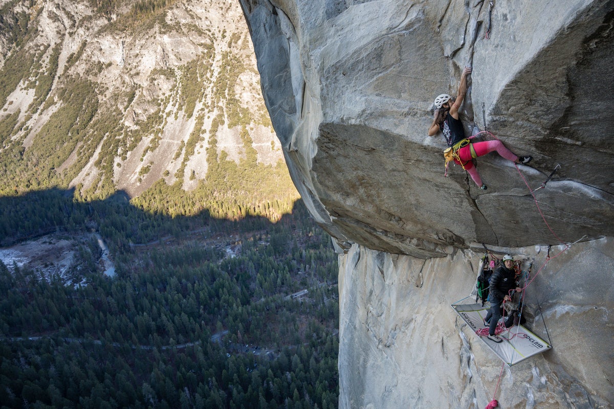 Laura Pineau Makes First Female Ascent of ‘Wet Lycra Nightmare’ (V 5.13d A0)
