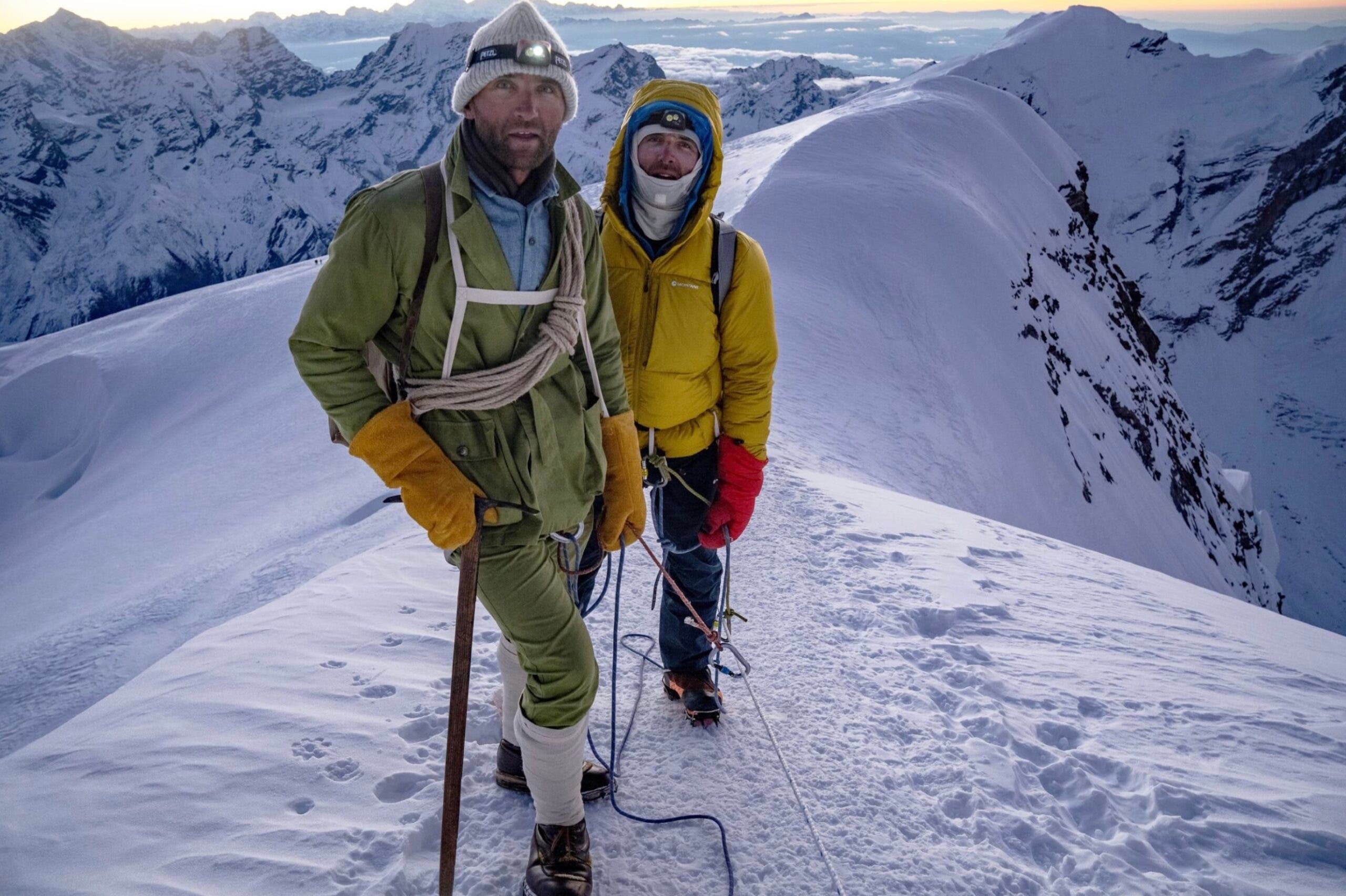 mountaineer-braves-himalayas-with-100-year-old-everest-gear