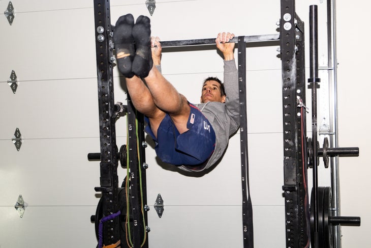 Alex Honnold working out to prepare for Taipei 101
