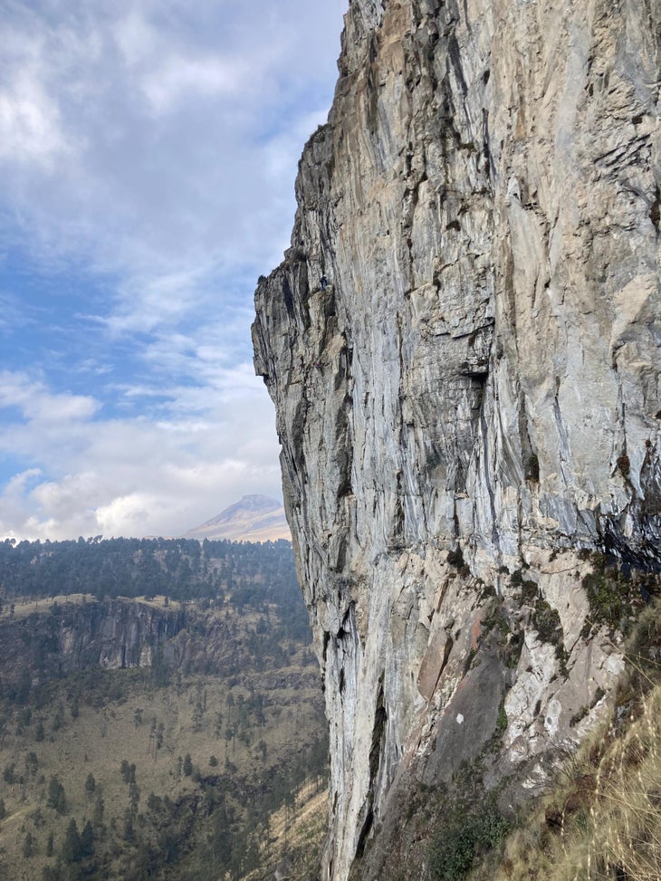 The steep profile of El Centinela on Iztaccíhuatl, at an altitude of 12,800 feet. It is home to the hardest climb in Mexico.
