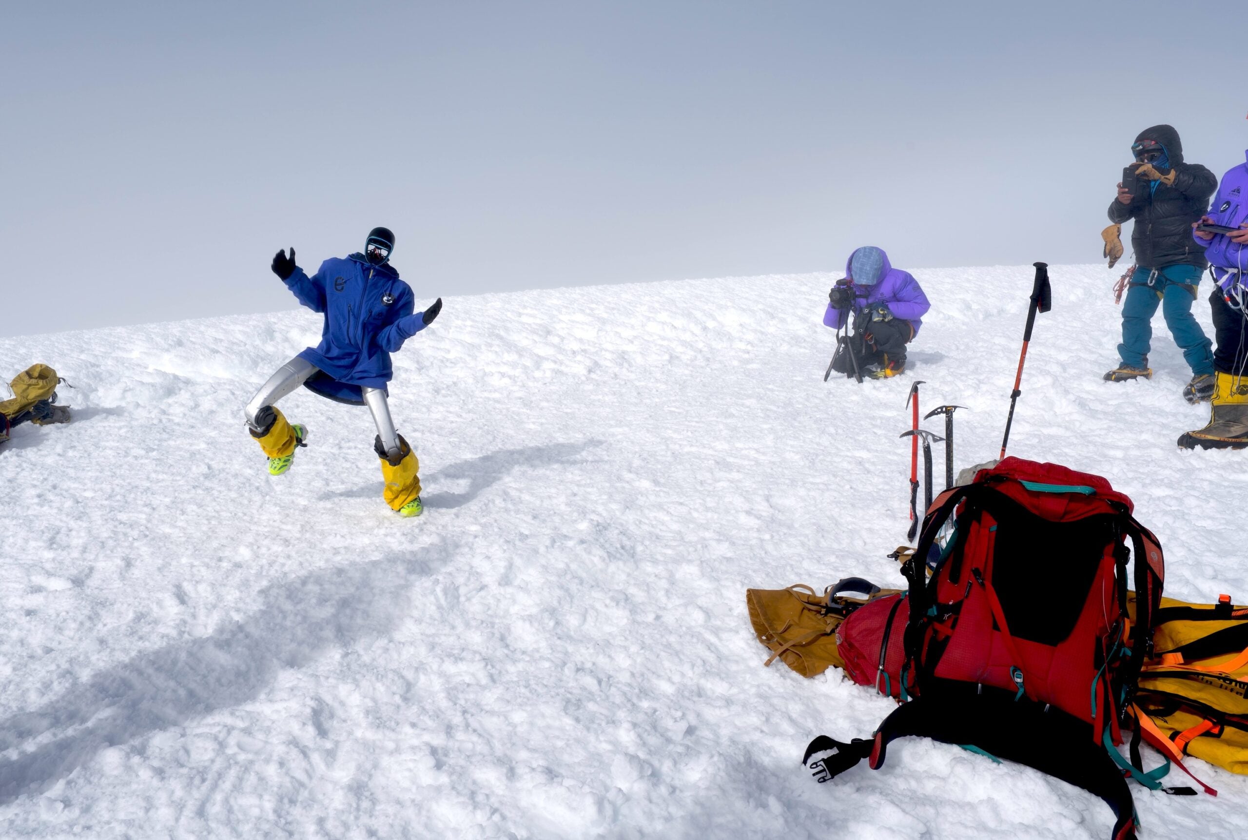 This Robot Just Climbed a 6,000m Peak. Everest Is
Next.